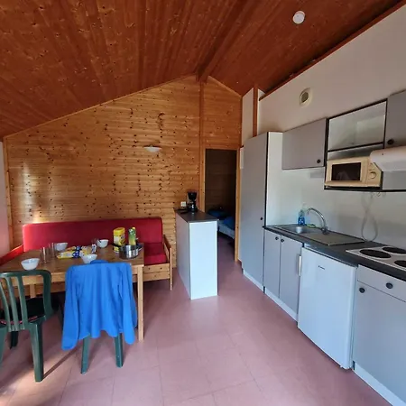 Campingplatz 4 Etoiles - Parc Aquatique - Efah0b Saint-Geniez-dʼOlt